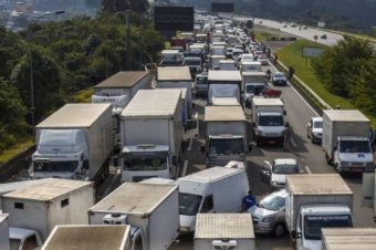 Sobre faltas durante greve dos caminhoneiros