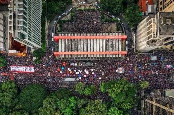 Servidores e servidoras da educação dão exemplo de luta!